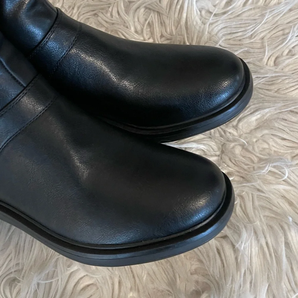 New | White Mountain | Black Boots - Picture 7 of 15